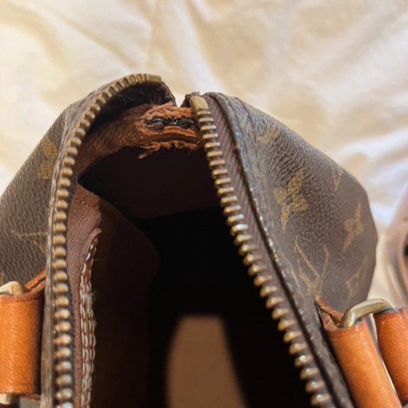 Louis Vuitton Bag - Picture 6 of 16